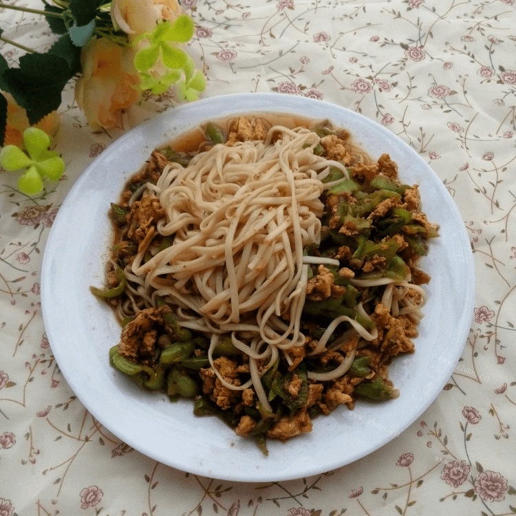 自制青椒鸡蛋葛根面做法图解8)