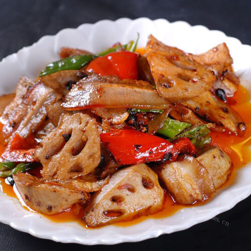 香喷喷的干锅莲藕回锅肉