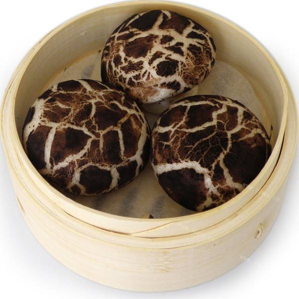 美味的蘑菇奶黄包