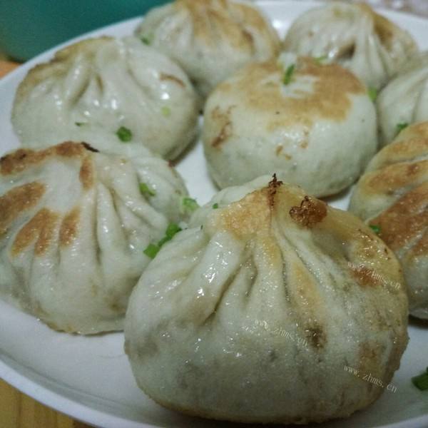 特色的生煎大白菜猪肉包