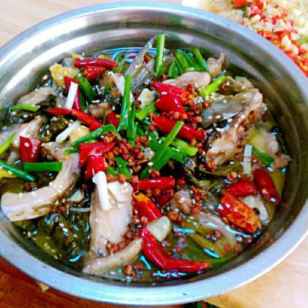 美味的酸菜鱼虾
