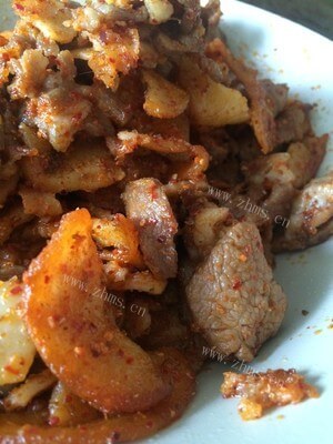 美味的孜然羊肉炖土豆做法图解6)