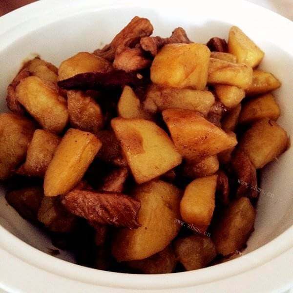 美味的腐乳猪肉闷土豆