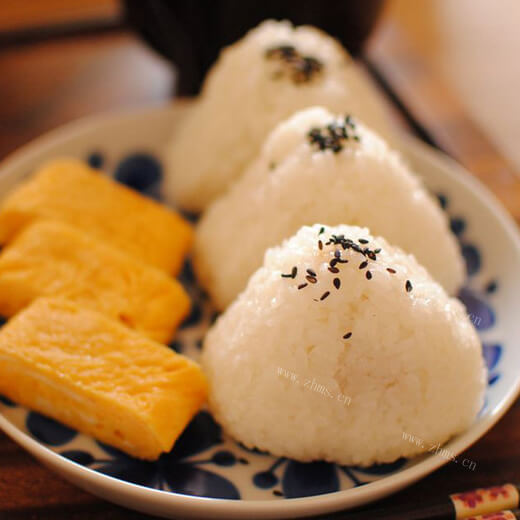 简便的鸡肉饭团