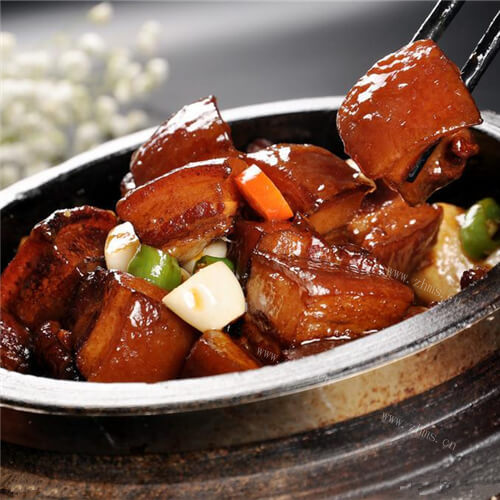 喷香芋仔红烧肉