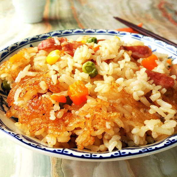 美味的什锦海鲜焖饭