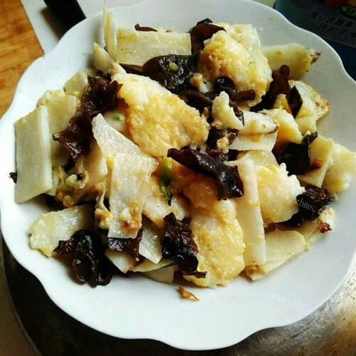 营养丰富的龙利鱼炒长山药