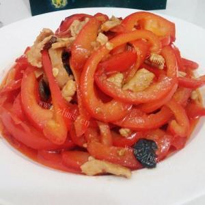 美味的甜椒鸡腿酒醋煮