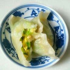  热腾西葫芦虾皮饺子