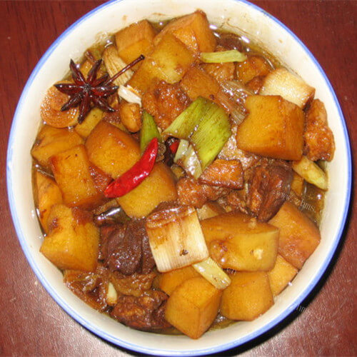 美味的土豆烧肉
