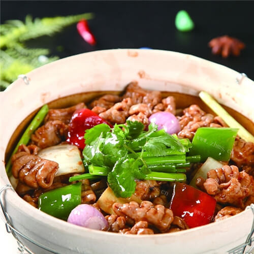 美味的麻辣肠砂锅