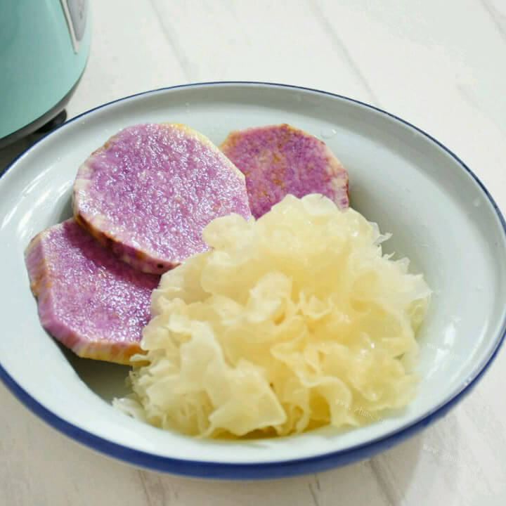 美味紫玉山药银耳糊