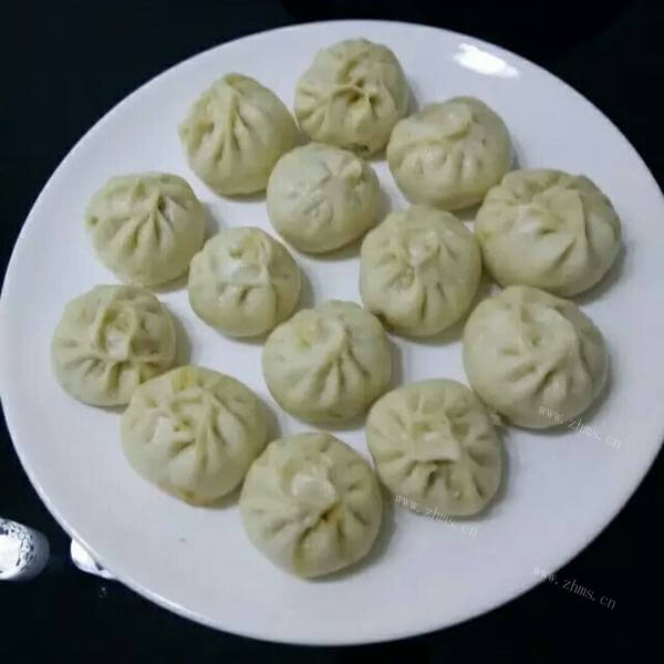 肉质细嫩的自制羊肉包