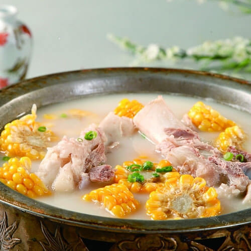 美味的海带肉骨汤