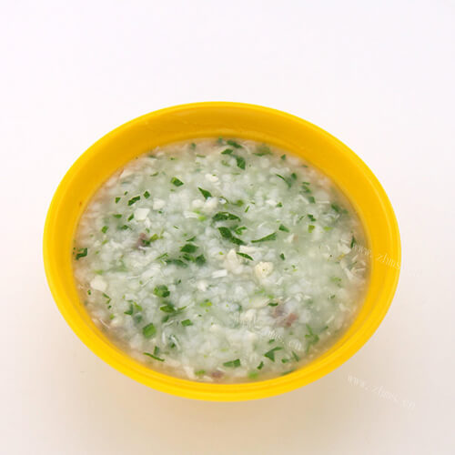 美味的干贝菠菜粥