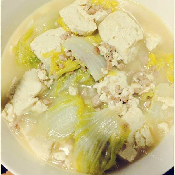 美味的五花肉大白菜炖豆腐