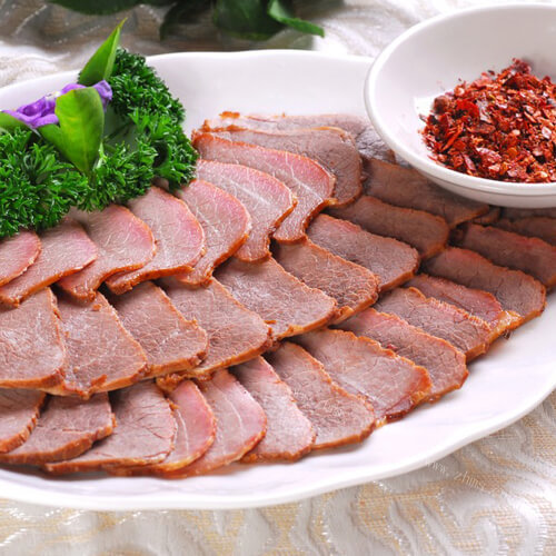 美味营养的黄豆卤牛肉
