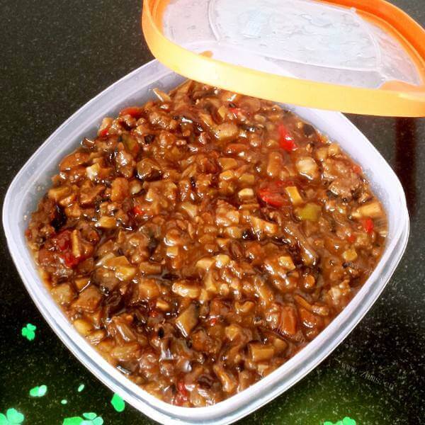 美味的杭椒香菇肉酱