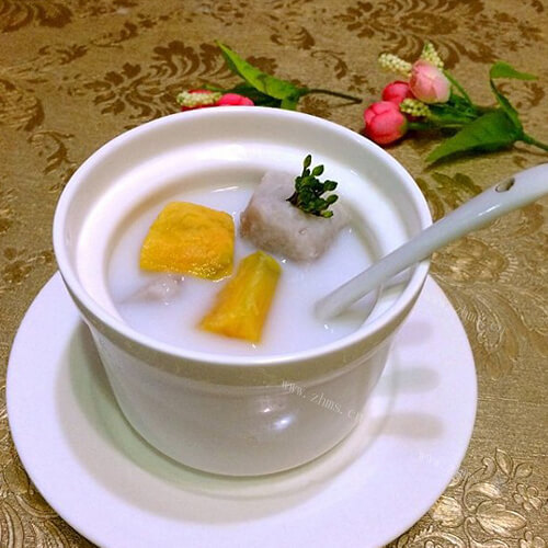 好吃的红薯芋头牛奶羹