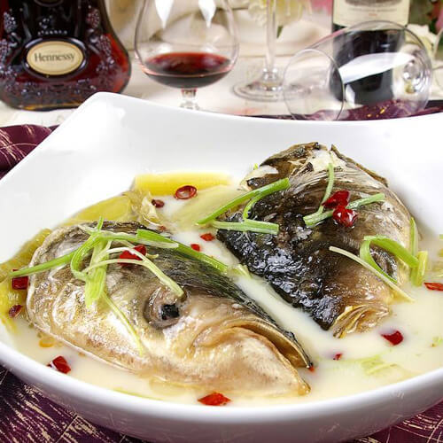 美味麻辣酸菜鱼头