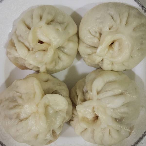 好吃的酱肉粉条白菜大包子