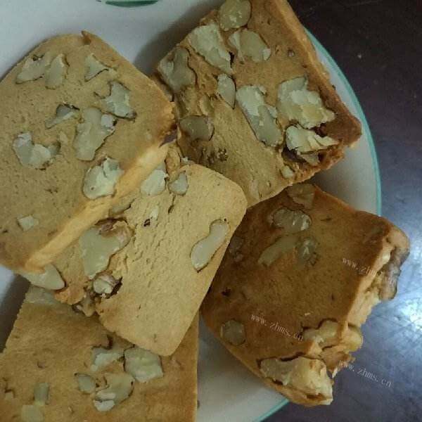 甜香酥脆的红糖核桃脆饼