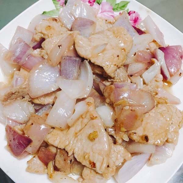 家常洋葱炒肉片