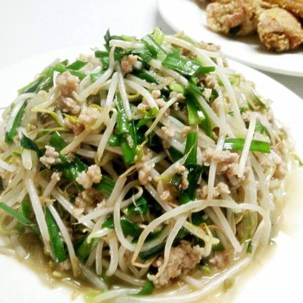 美味的豆芽炒碴子