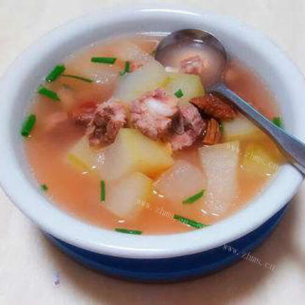美味的冬瓜排骨红菇汤