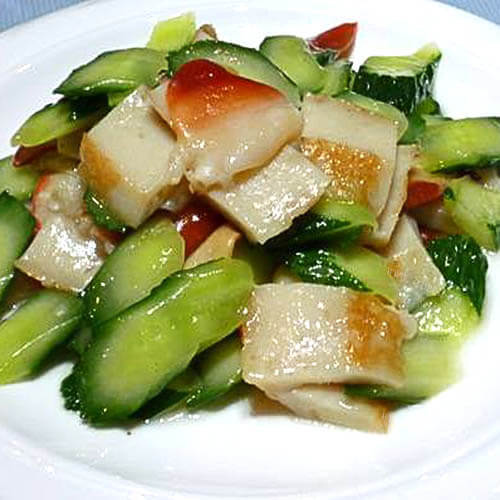 美味的鱼糕炒青瓜