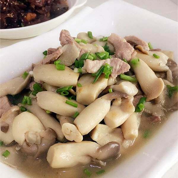 营养袖珍菇炒猪肉