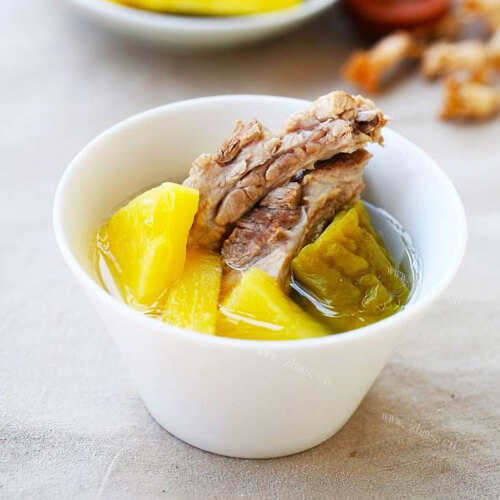 营养苦瓜波萝排骨豆酱汤
