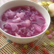 自制紫薯银耳百合糖水
