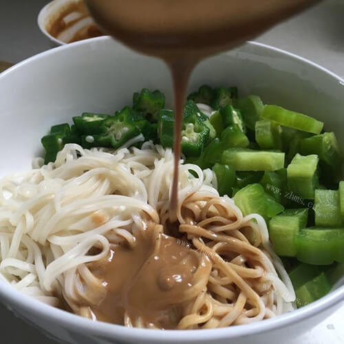自制麻酱肉丝凉面
