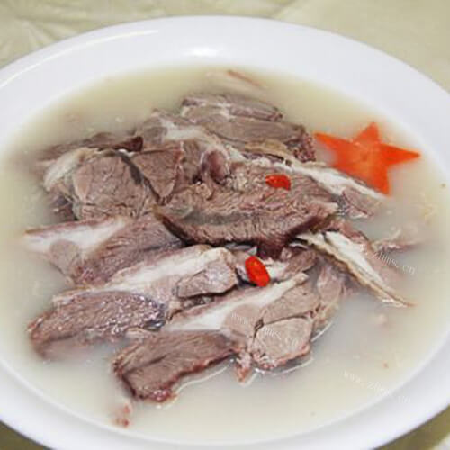 美味的炖羊腿