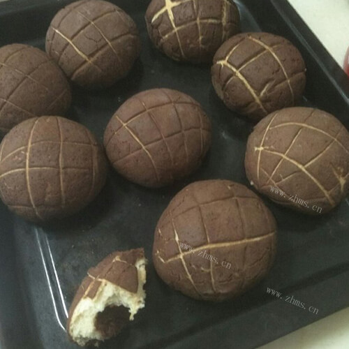 美味的可可菠萝包