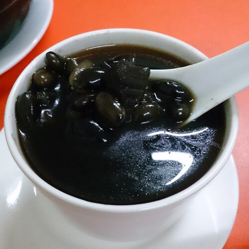 美味的黑豆淮山汤