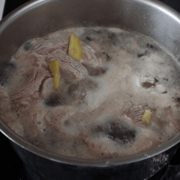 美味的苹果瘦肉汤做法图解3)