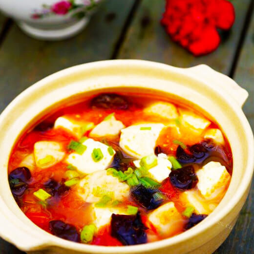 鲜美春笋肉丸豆腐汤