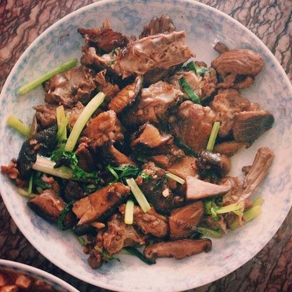 味道好的香菇鸭肉