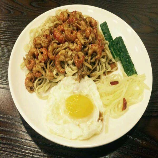 风味大盘鸡盖浇面