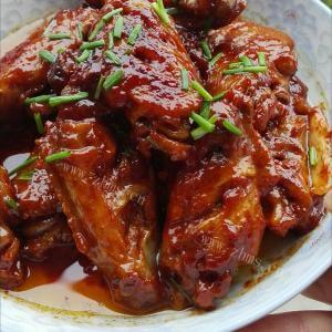 自己做的家常红烧鸡翅