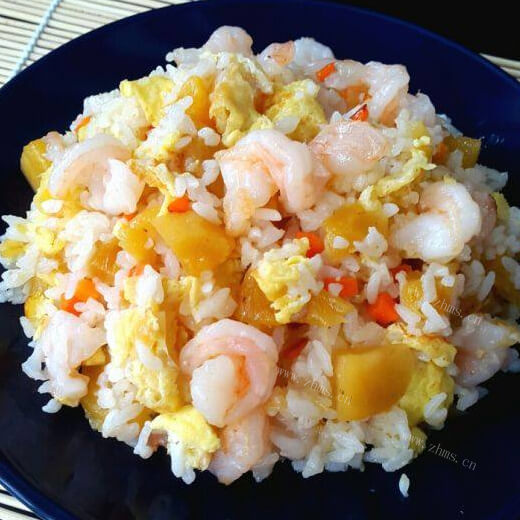 美味的菠虾仁萝炒饭
