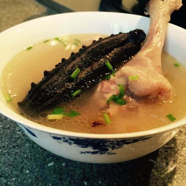 美味的蒜仁海参鸡汤