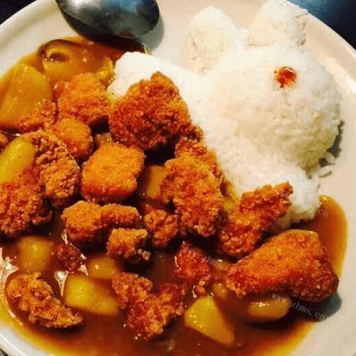 香浓的鸡肉微辣咖喱饭
