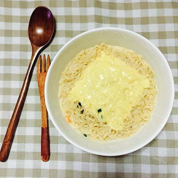 美味的芝士泡面