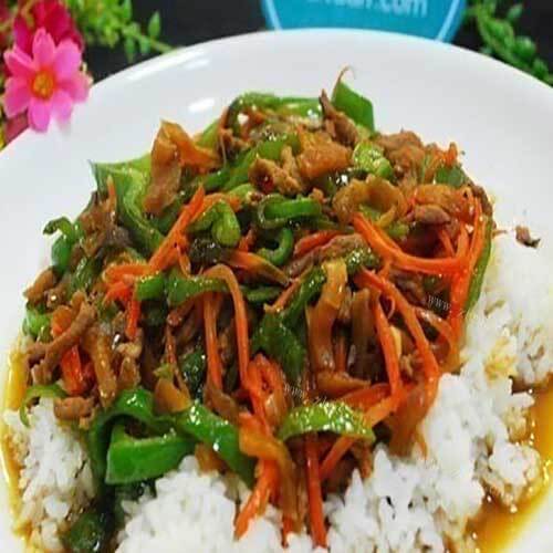 自制木耳青椒肉丝盖饭
