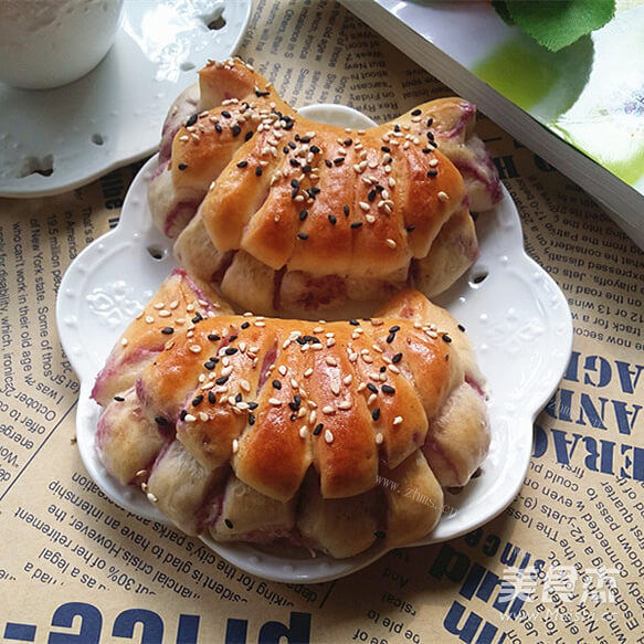 好吃的炼乳紫薯扇子面包