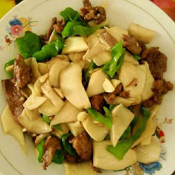 美味的肉粒杏鲍菇