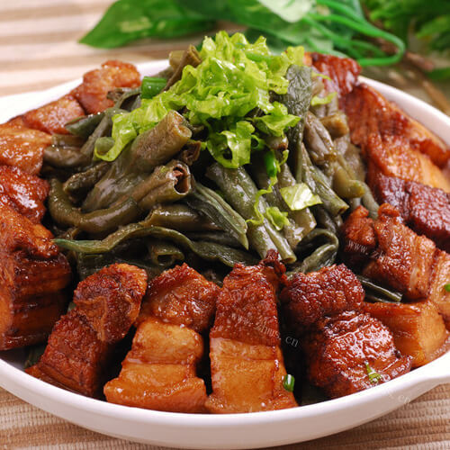 好吃的红烧肉炖土豆芸豆